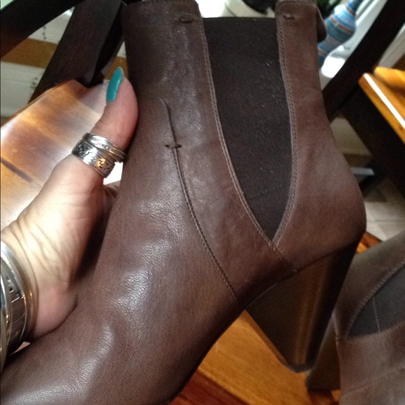 Stunning Veronica beard boots - Picture 5 of 8